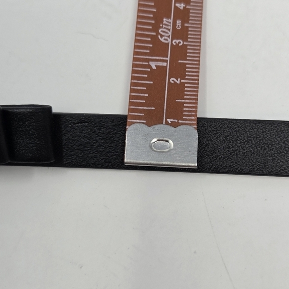 H&M BLACK SKINNY FAUX LEATHET BOW FRONT BELT ONE PRONG CLOSURE WOMEN OS - Picture 9 of 12